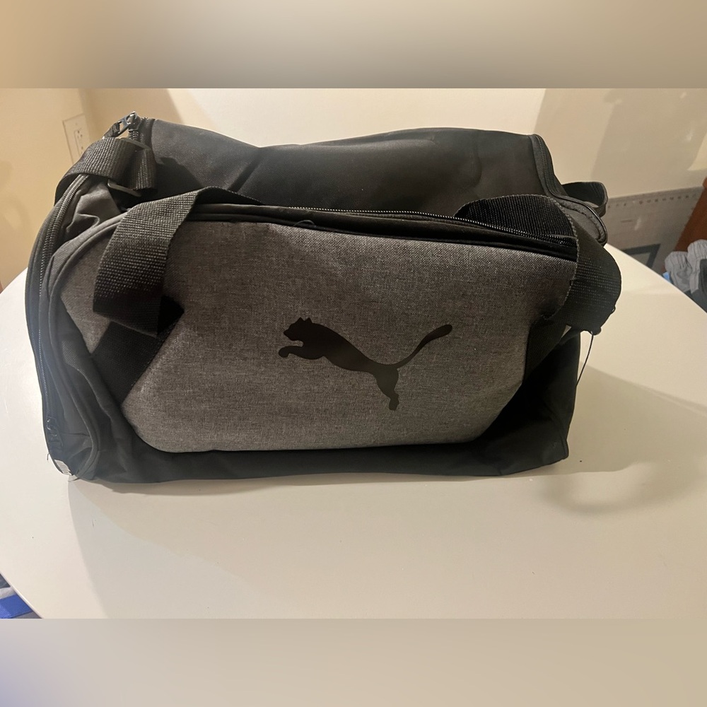 Puma Duffle Gym Bag Black/Grey, Cat Logo, Crossbody/Shoulder Strap, VGC